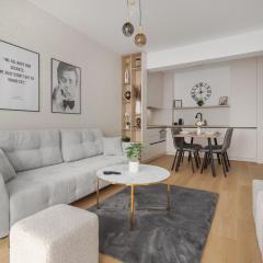 Urban Suite- Luxe 2BR with Balcony and Parking