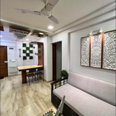 Cozy & Comfortable 2 Bhk Apt ,Carter Rd Bandra