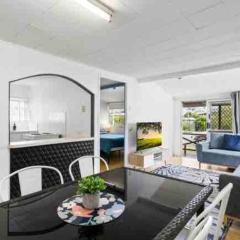Bayside Living - Walk to Water - Central location