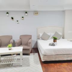 The Little Star Studio Hotel- Star Regency