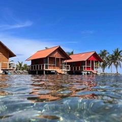 Private Cabin Over the Water PLUS Meals - San Blas Islands - private bathroom