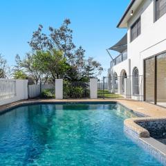 Byron Bay Beachfront Holiday Apartment - Pool, Ocean Views, 3 Bedrooms, Family & Group Accommodation
