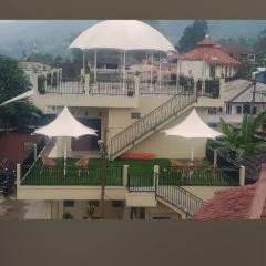 Villa Junior family