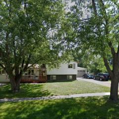 Cozy 2-Bedroom Home in Gurnee