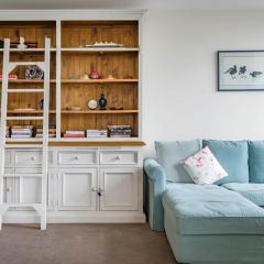 Stylish Canberra Stay -Sauna ,Pool ,Gym,Balcony