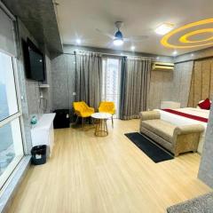 Golden Penthouse - Couple Friendly - DLF My pad, Gomtinagar, Lucknow