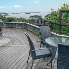 5 Bedroom Cozy Home In Mandal