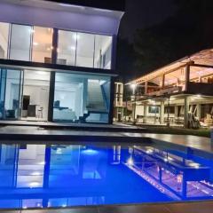 Espectacular casa lago calima