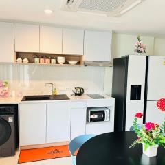 New Ekamai Thonglor Luxury Home near 711, BTS, Mall