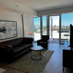 Luxury High Rise 1 Bedroom at Miracle Mile with Pool