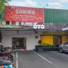 Super OYO 94093 Hotel Sanira Near Suprtman Street