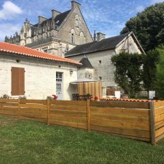 Swallows, Beautiful gite in the grounds of Chateau Beauvoir