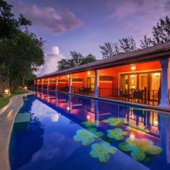 Lagoon Bay Hotel at Leonia