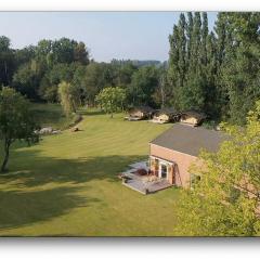 Glamping tent in oase van groen