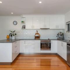 Sunny Retreat in Kingston Beach