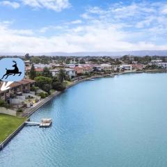 Stunning Lake View Townhouse-Dream Staycation