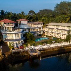 Stone Wood Riverfront Resort, Siolim