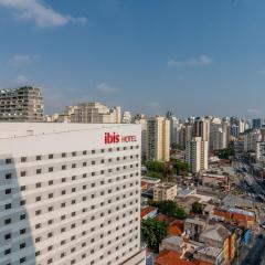 Condomínio no Itaim, lindo Rooftop com vista para o Ibira!!