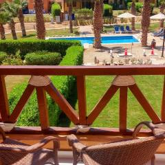 Mountain View Sokhna 1, Villa 4 Bedrooms, Direct to Pool, 300 M to Beach & Dayra Camp, Families ONLY