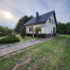 Ferienhaus am Waldrand in der Nähe eines Badesees