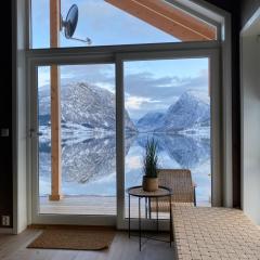 Holiday cabins with unmatched lake view in Jølster