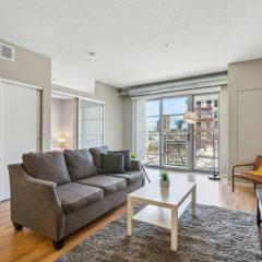 CozySuites Mill District with pool, gym #11
