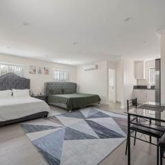 Prime new beautiful studio in burbank