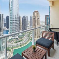 Modern & Spacious 2-Bed Condo with Panoramic Lake Views, Dual Balconies, Steps from Dubai JLT Metro By "La Buena Vida Holiday Homes"