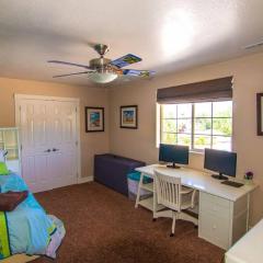 Tacit Shadow Resort Paradise Deluxe Suite, Gym, Coffee Bar, Hot-Tub, Free Laundry, Food Available