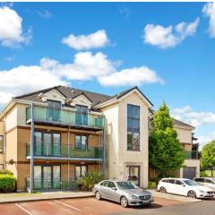 Dublin Airport Large Superior Serviced Apartment - Sleeps 6