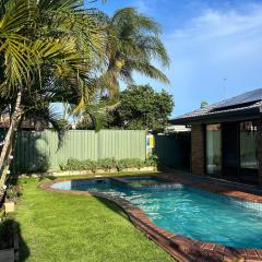 Burleigh Waters Seaside Heaven