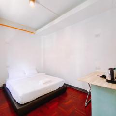 GO INN Silom BTS Surasak BKK โกอินน์ สีลม BTS สถานีสุรศักดิ์