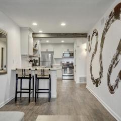 Artsy Space in Travis Heights with Shared Pool - Ash!