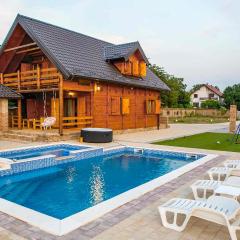 4 Bedroom Awesome Home In Vukovar