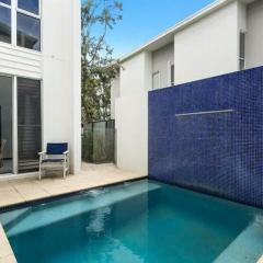 Saltbreeze - Laidback Poolside Living by the Canal