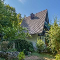 2 Bedroom Amazing Home In Mala Lesnica