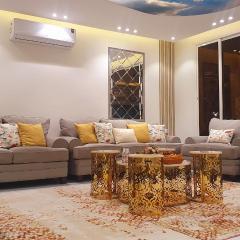 أجنحة ملكي خاصة فاخرة روف كبير Vip استديو صغير Vip
