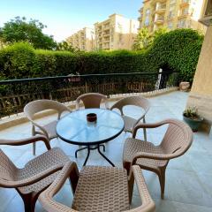 Stylish 2BR Apartment in Downtown Rehab Near Malls