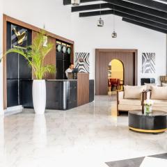 Avian Court Hotel