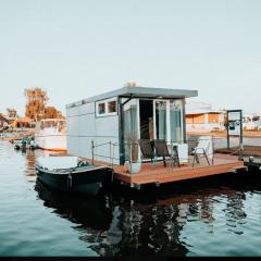 Hausboot Urlaub in Ostfriesland auf der Waterhome 1