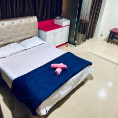 Homestay Ladang Deluxe Queen Room with Shared Bathroom