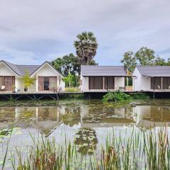The Duck Cafe and Resort