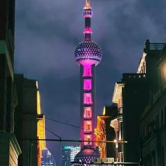 Time Traveller Boutique Hotel - Near Shanghai Fudan University, Shanghai University of Finance and Economics, The Bund, The Pearl Tower, Free ice cream, mineral water, coffee, snacks and laundry service, Free GYM, English communication well