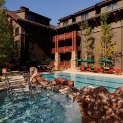 Aspen Ritz-Carlton 3 Bedroom Ski In, Ski Out Residence With Access To Slopeside Heated Pools And Hot Tubs