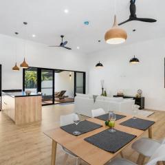 Tropical Kuranda Modern Retreat
