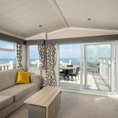 Braddicks Holidays - Sea View Apartments & Caravans