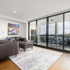 Kingston Foreshore Apt - Hosted by Canstay