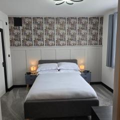 Double Room with Ensuite Bathroom