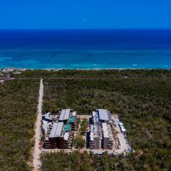 Seascape apartment near the beach with a sea-view rooftop and infinity pool