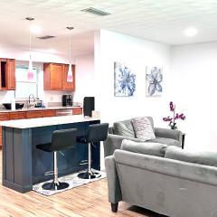 LuxCoral - 4 Min walk to beach!